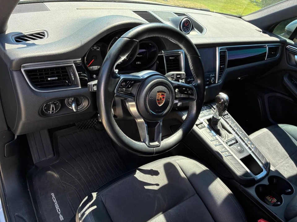 2017 Porsche Macan - Image 11 of 11