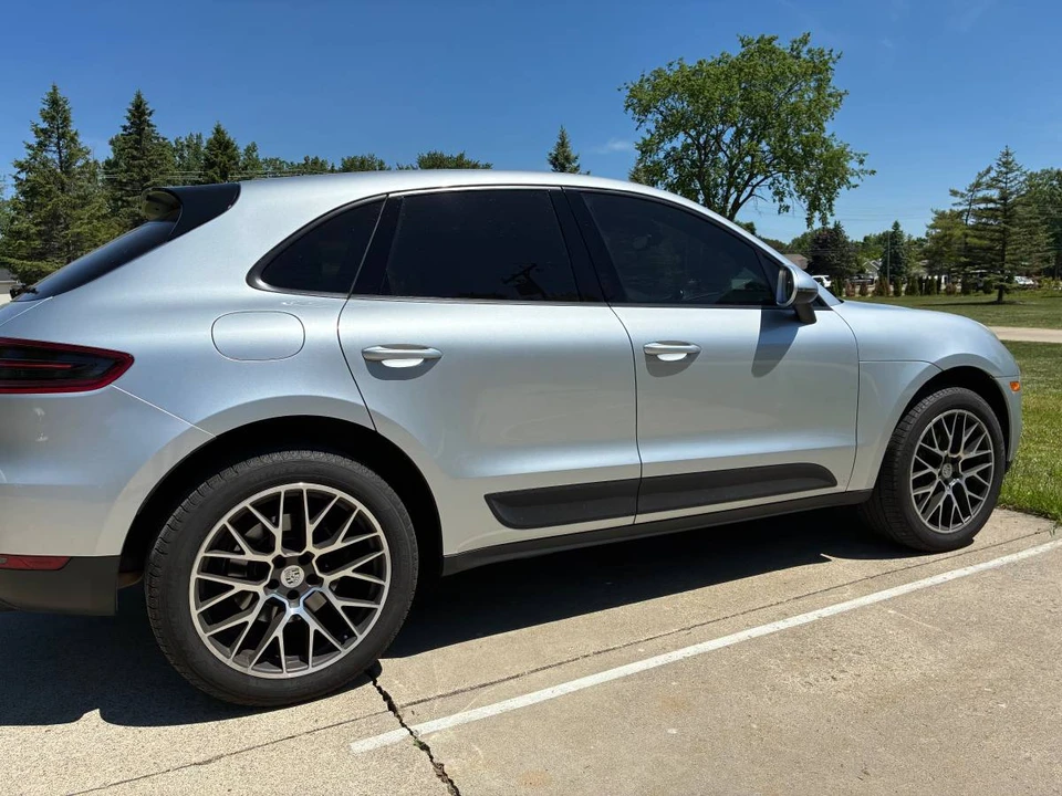 2017 Porsche Macan - Image 6 of 11