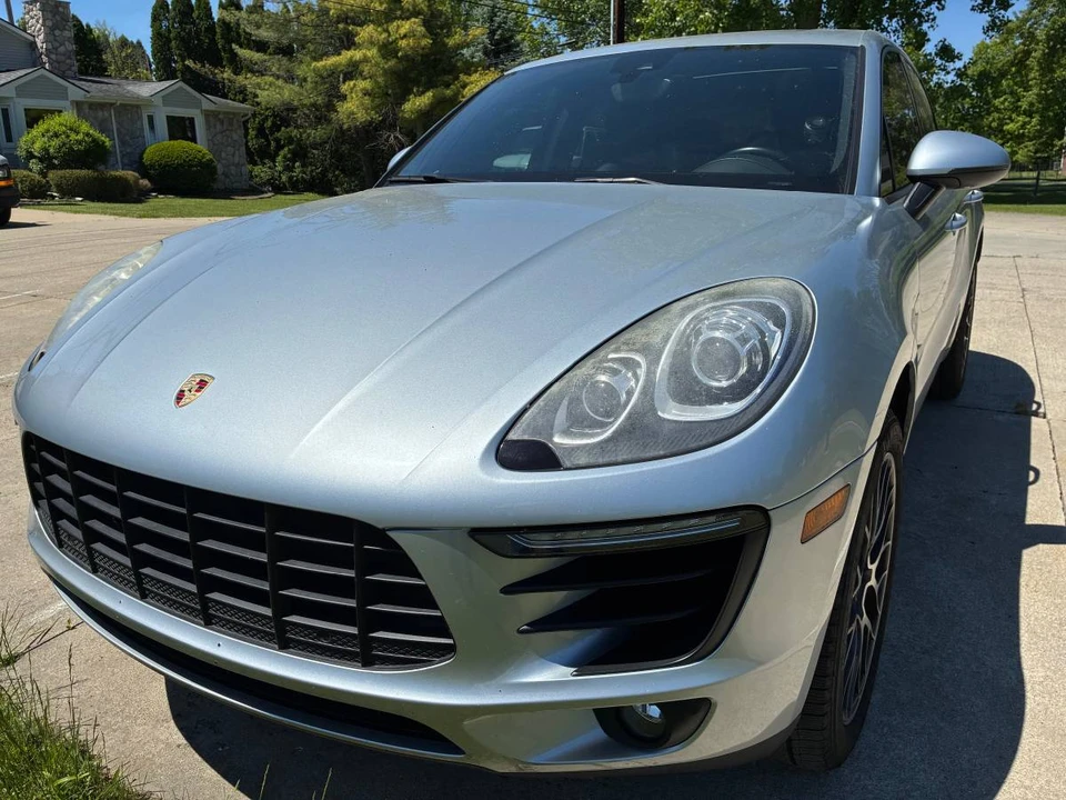 2017 Porsche Macan - Image 3 of 11
