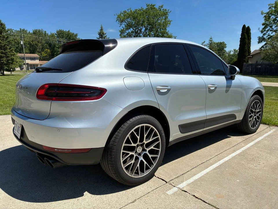 2017 Porsche Macan - Image 7 of 11