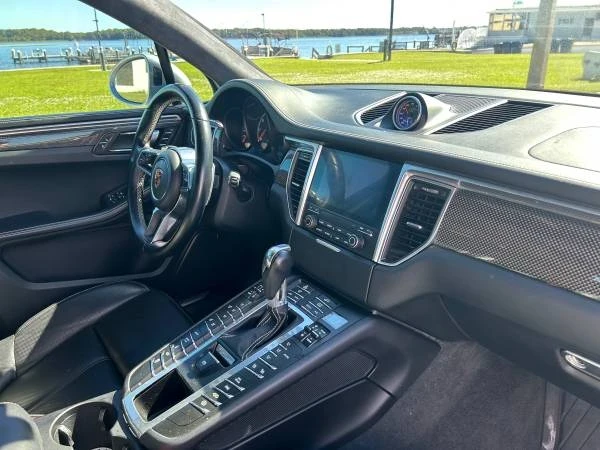 2017 Porsche Macan Turbo - Image 9 of 14