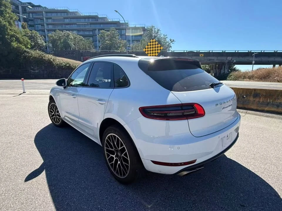 2017 Porsche Macan Turbo - Image 3 of 11