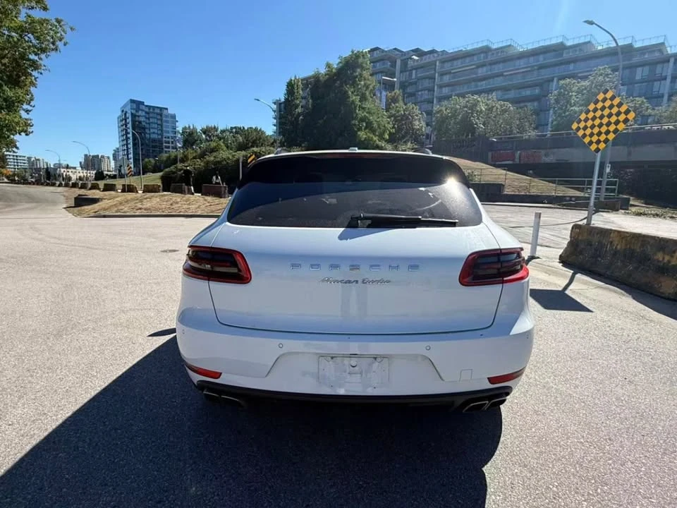 2017 Porsche Macan Turbo - Image 4 of 11