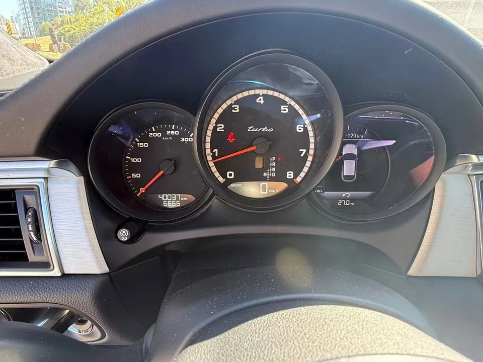 2017 Porsche Macan Turbo - Image 8 of 11