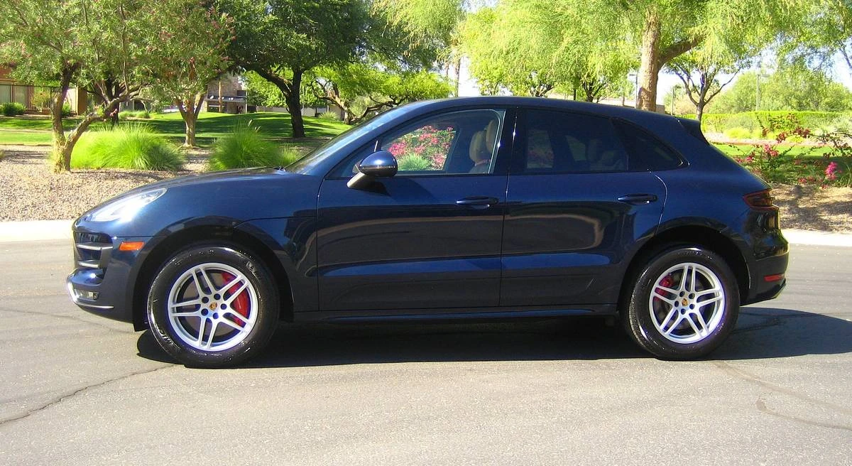 2017 Porsche Macan Turbo - Image 2 of 22