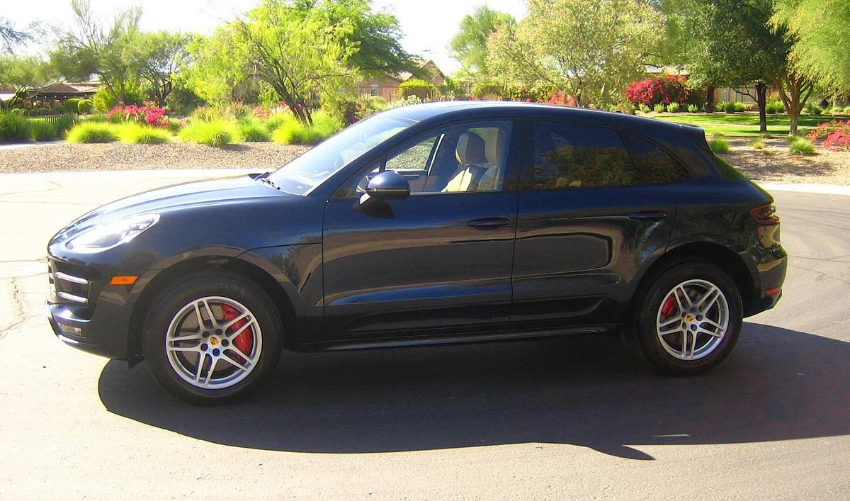 2017 Porsche Macan Turbo - Image 10 of 22