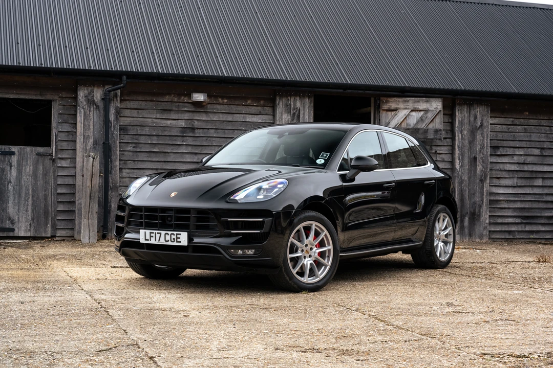 2017 Porsche Macan Turbo - Image 12 of 31