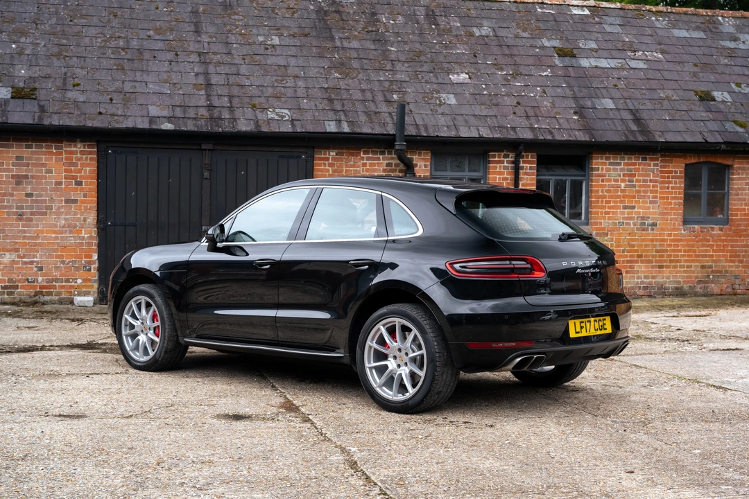 2017 Porsche Macan Turbo - Image 10 of 31