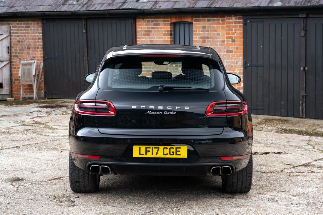 2017 Porsche Macan Turbo - Image 8 of 31