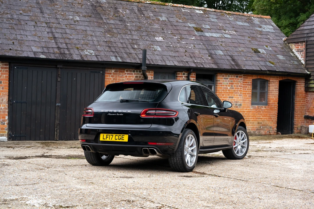 2017 Porsche Macan Turbo - Image 7 of 31