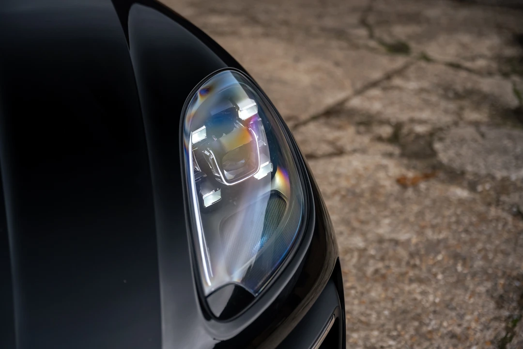 2017 Porsche Macan Turbo - Image 27 of 31