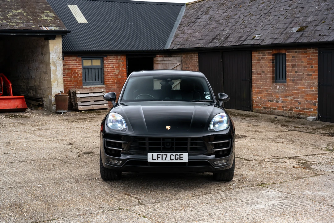 2017 Porsche Macan Turbo - Image 18 of 31