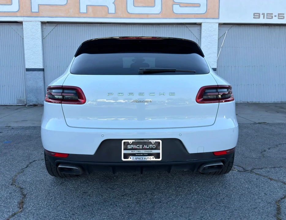 2017 Porsche Macan - Image 22 of 31