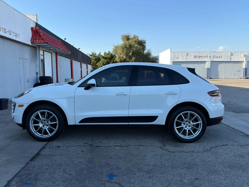 2017 Porsche Macan - Image 20 of 31