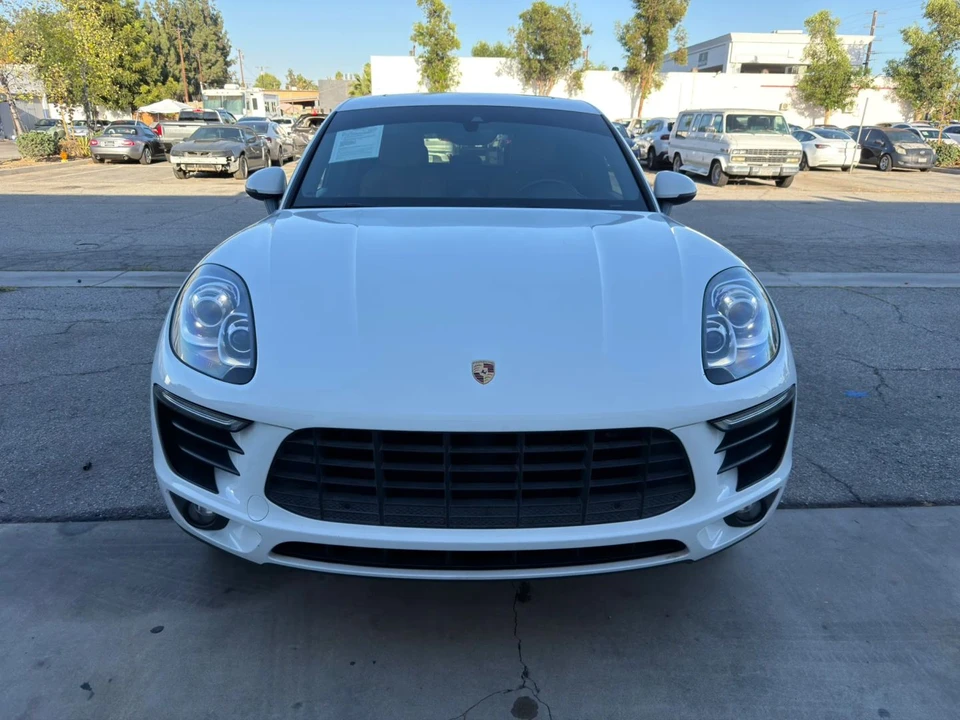 2017 Porsche Macan - Image 2 of 31