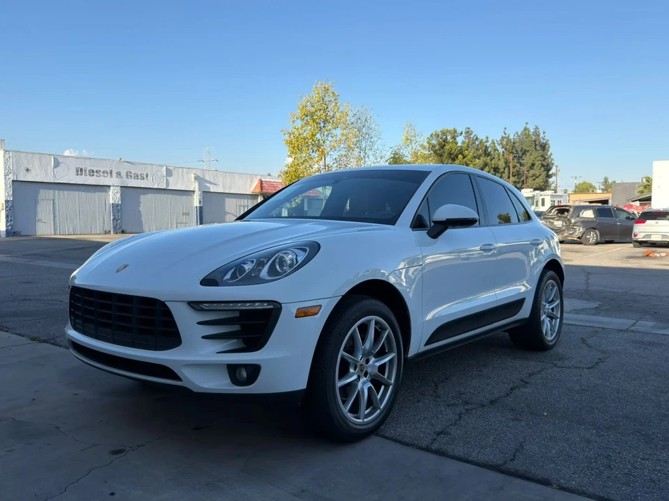 2017 Porsche Macan - Image 19 of 31