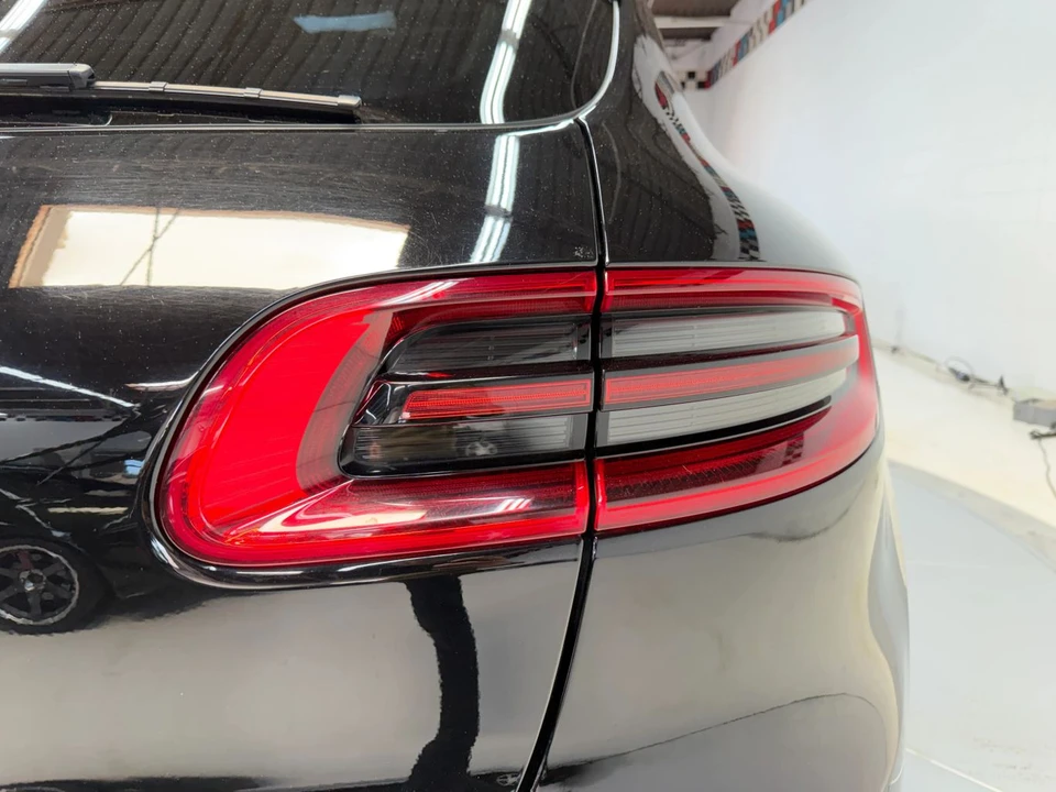 2017 Porsche Macan - Image 20 of 31