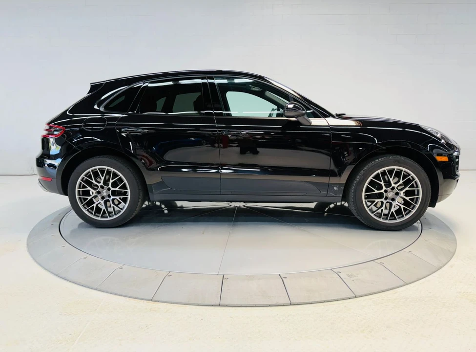 2017 Porsche Macan - Image 7 of 31
