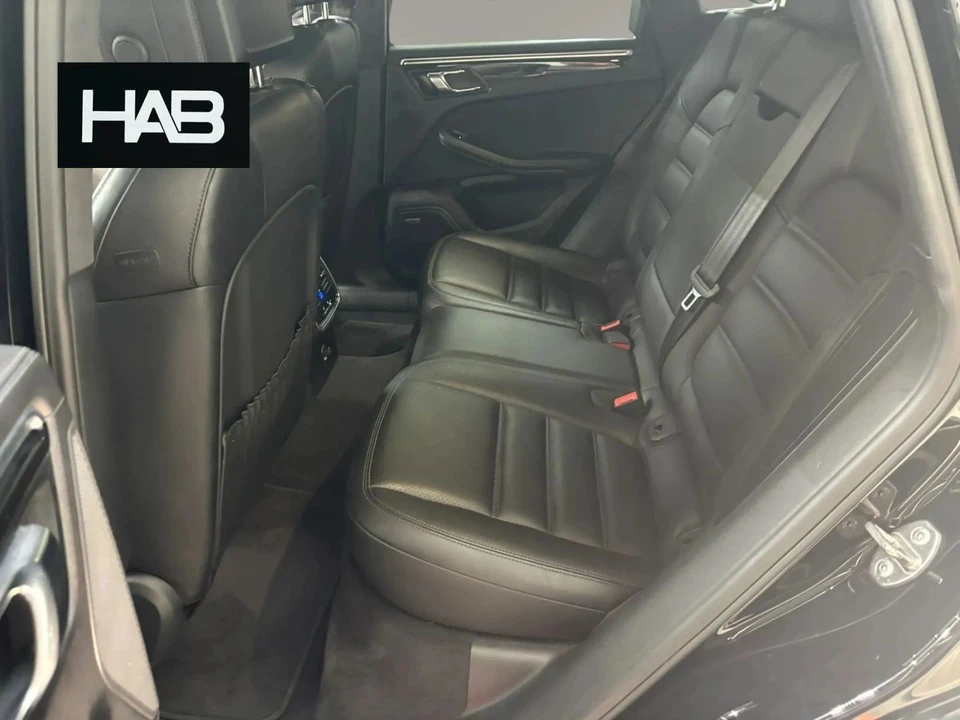 2017 Porsche Macan - Image 25 of 31