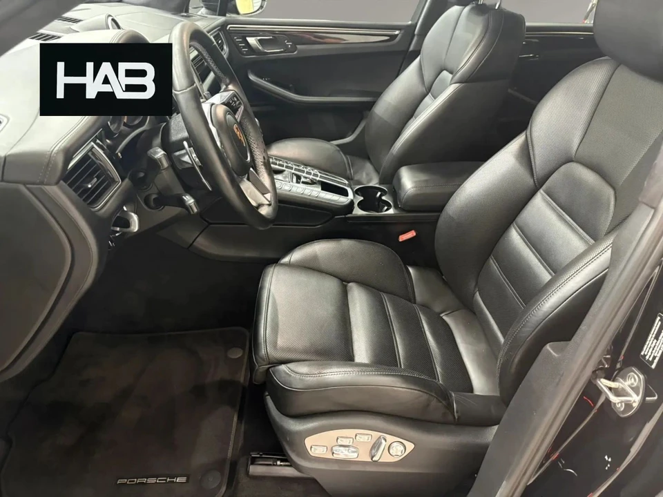 2017 Porsche Macan - Image 20 of 31