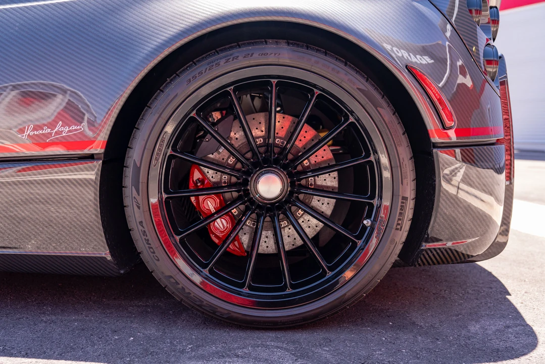 2017 Pagani Huayra - Image 8 of 31
