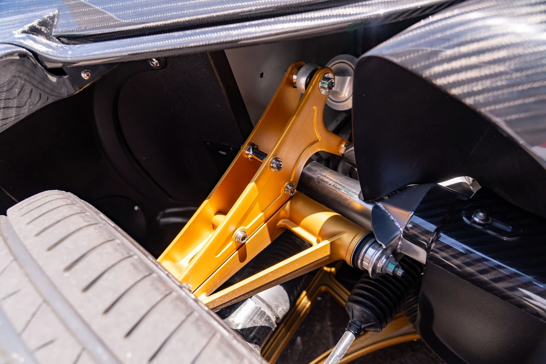 2017 Pagani Huayra - Image 18 of 31