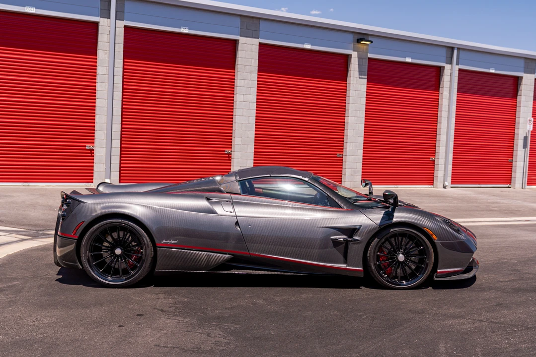 2017 Pagani Huayra - Image 14 of 31