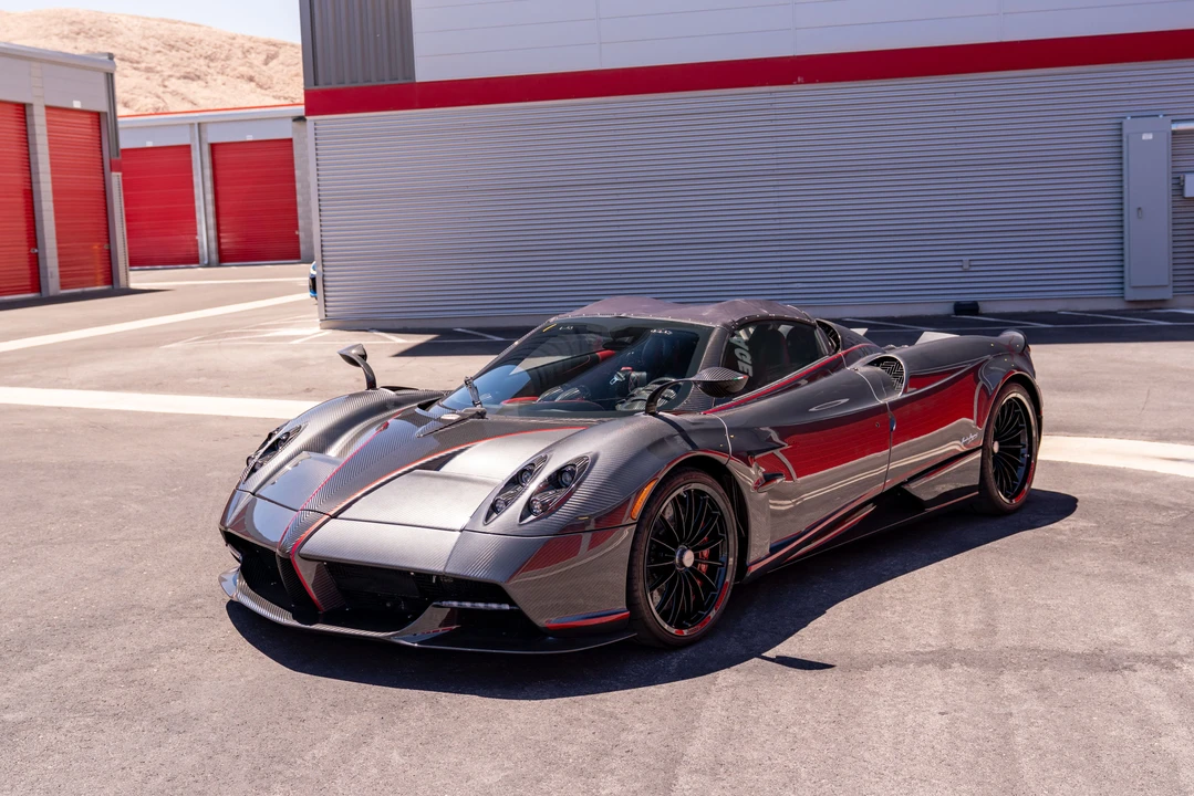 2017 Pagani Huayra - Image 16 of 31
