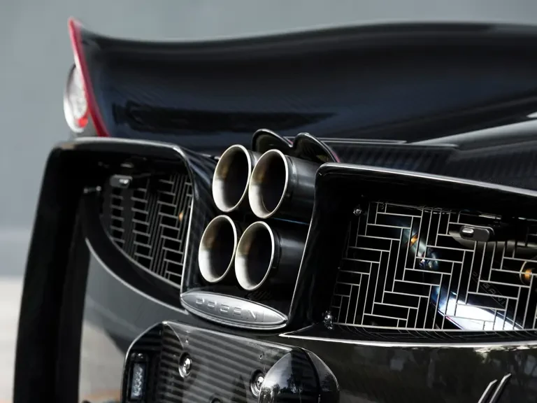 2017 Pagani Huayra - Image 26 of 31