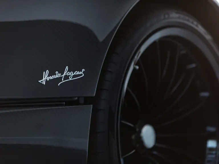 2017 Pagani Huayra - Image 18 of 31