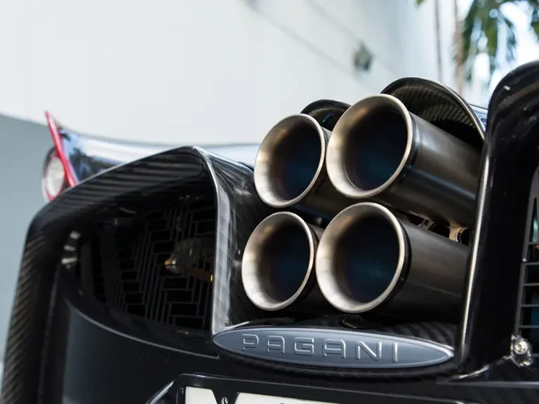 2017 Pagani Huayra - Image 11 of 31