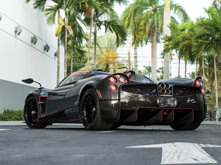 2017 Pagani Huayra - Image 3 of 31