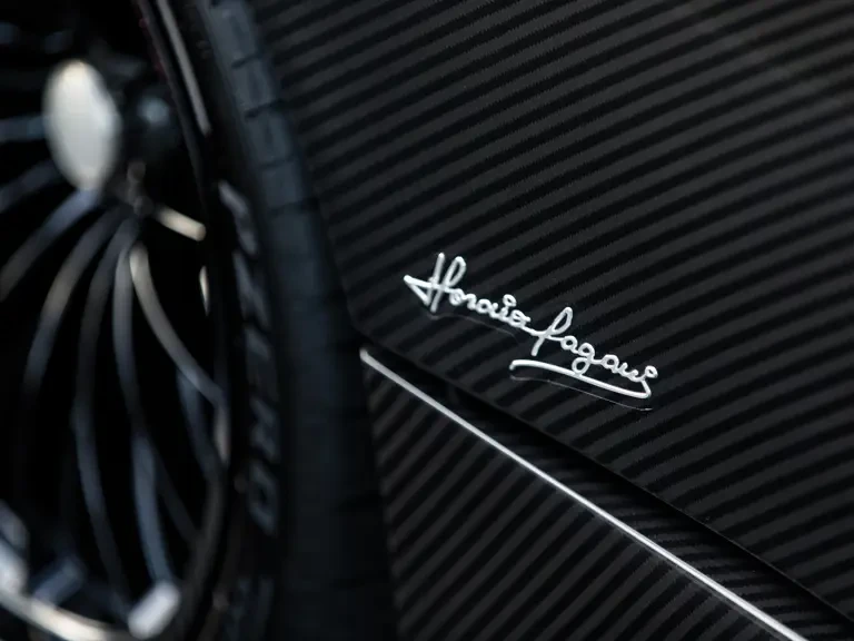 2017 Pagani Huayra - Image 14 of 31