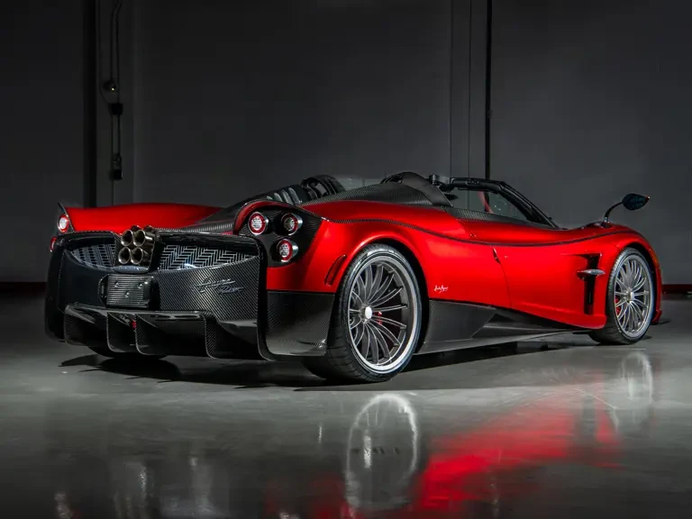 2017 Pagani Huayra - Image 3 of 31