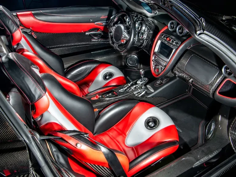 2017 Pagani Huayra - Image 13 of 31