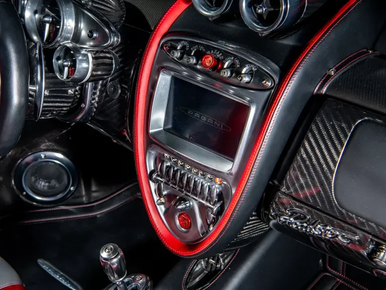 2017 Pagani Huayra - Image 22 of 31