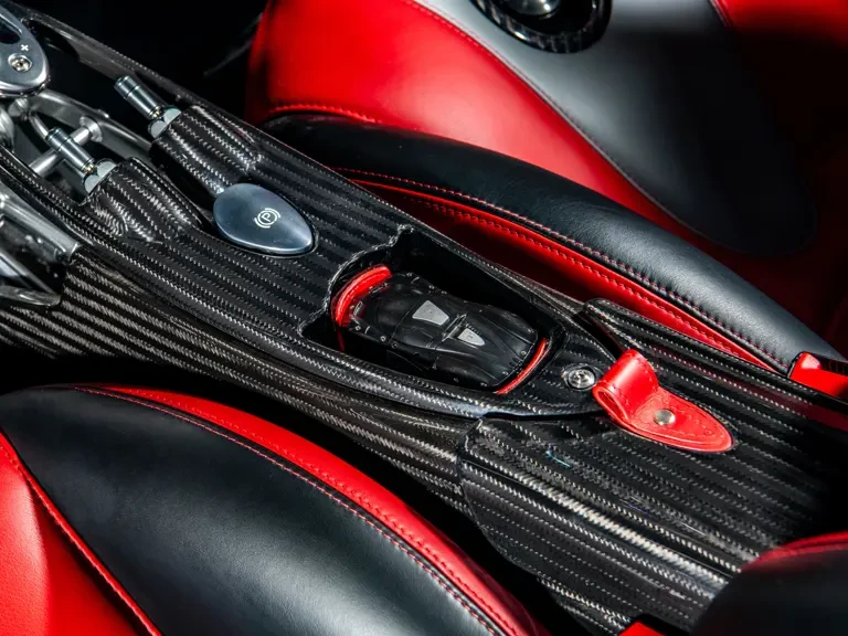 2017 Pagani Huayra - Image 21 of 31
