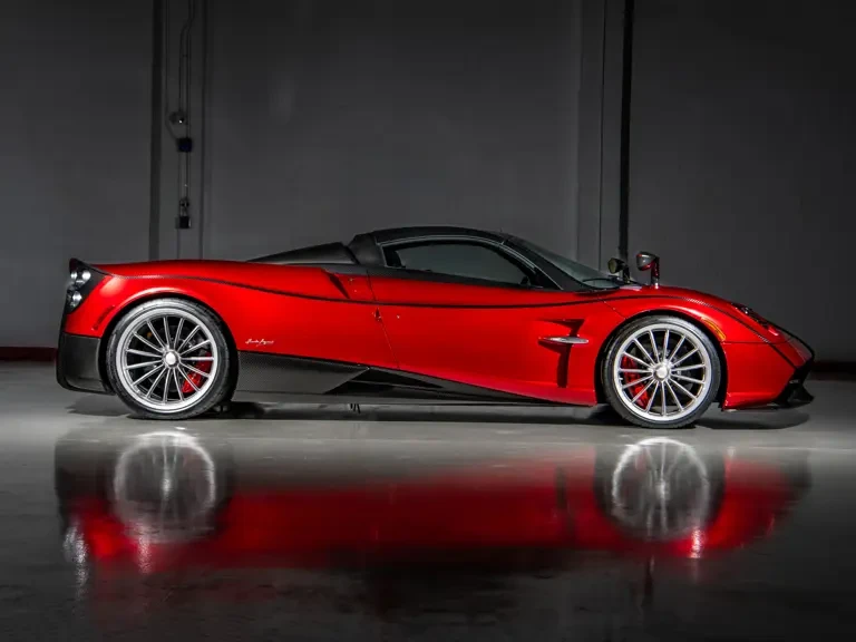 2017 Pagani Huayra - Image 6 of 31
