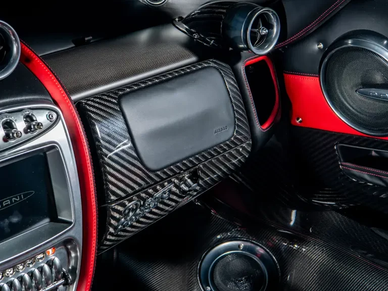 2017 Pagani Huayra - Image 23 of 31