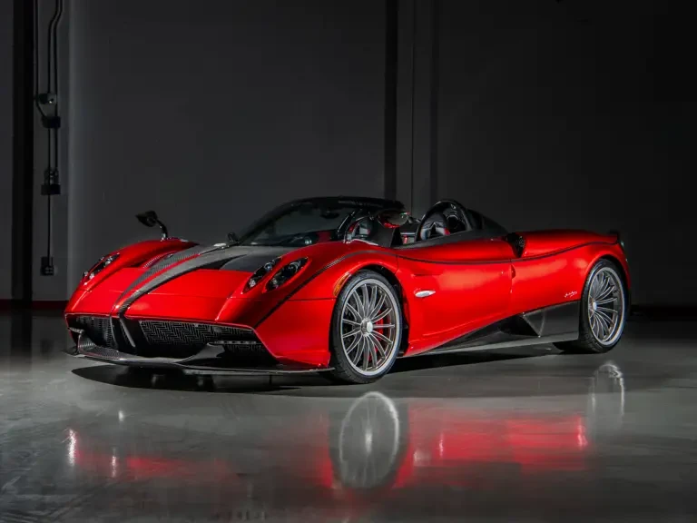 2017 Pagani Huayra - Image 2 of 31