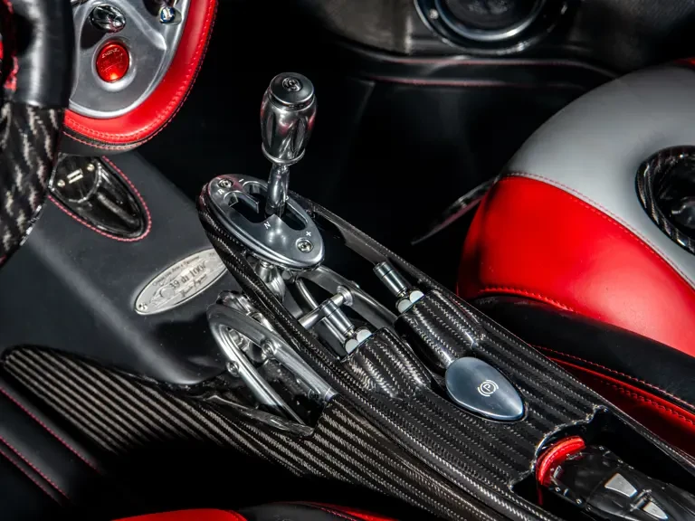 2017 Pagani Huayra - Image 19 of 31