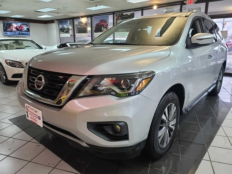 2017 Nissan Pathfinder 4th Gen - Image 2 of 4