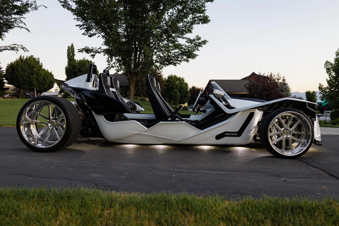 2017 Polaris Slingshot - Image 18 of 31