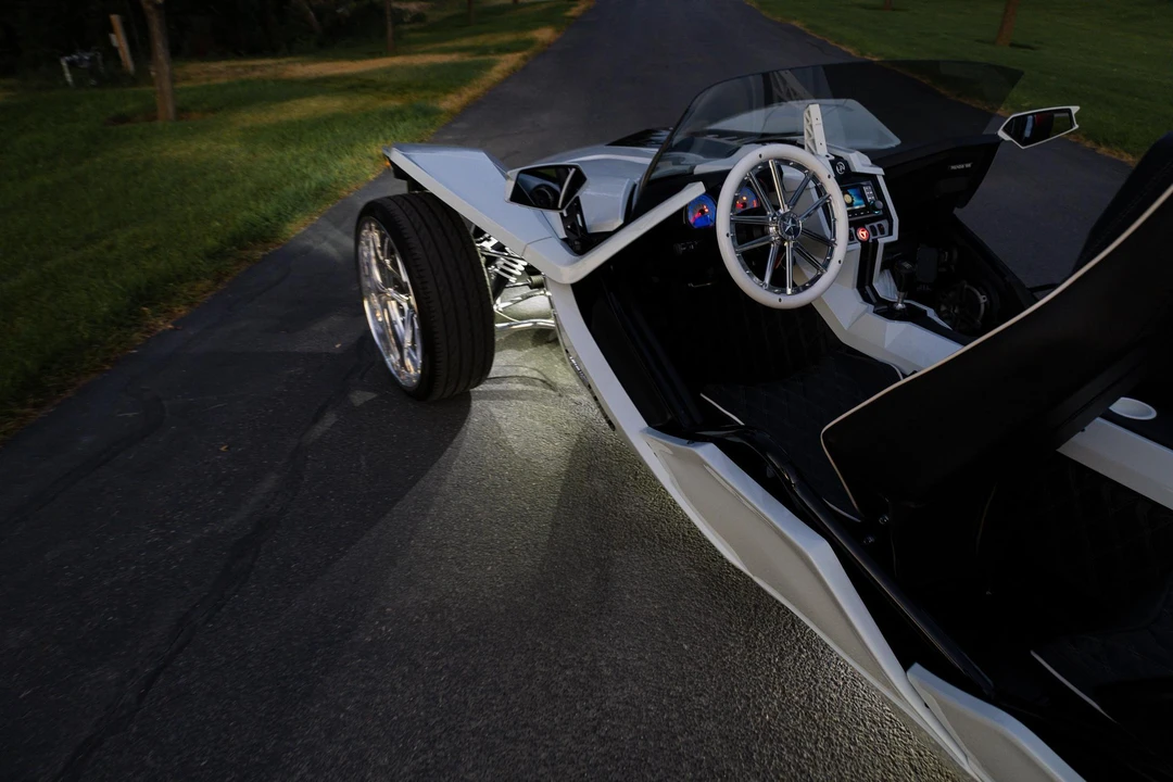 2017 Polaris Slingshot - Image 29 of 31
