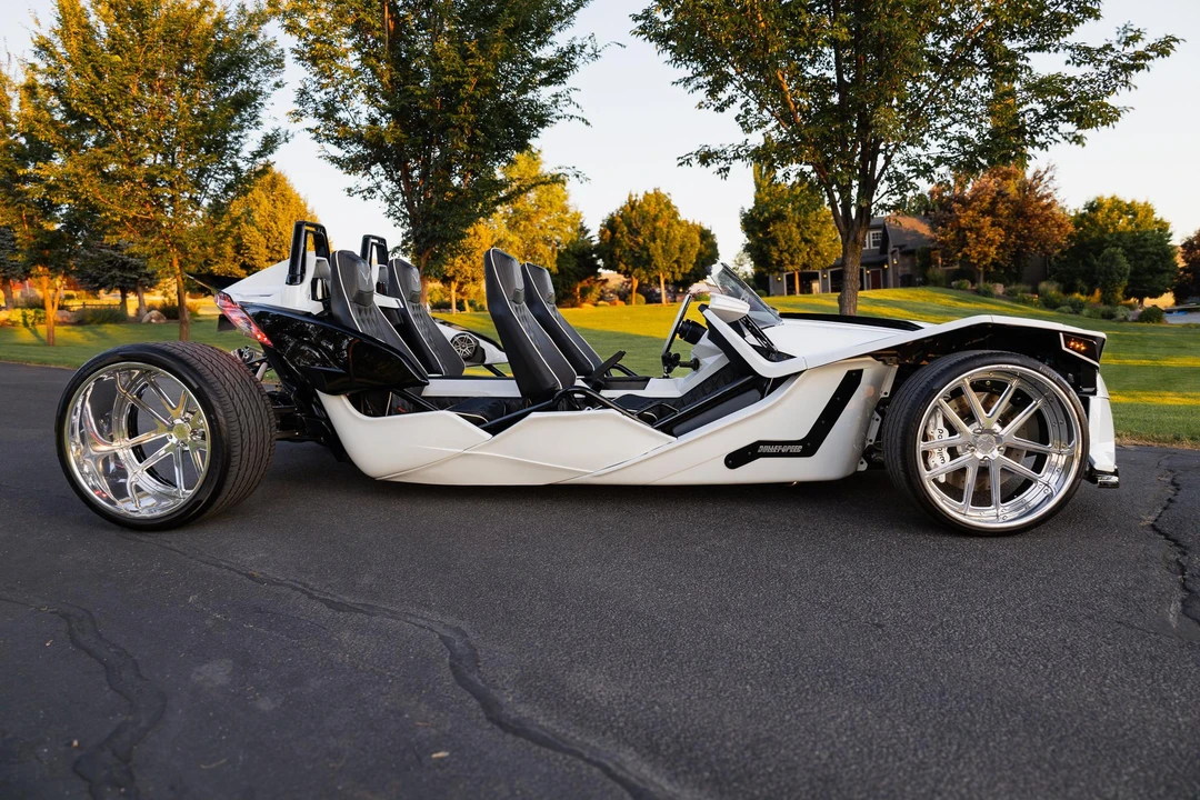 2017 Polaris Slingshot - Image 17 of 31
