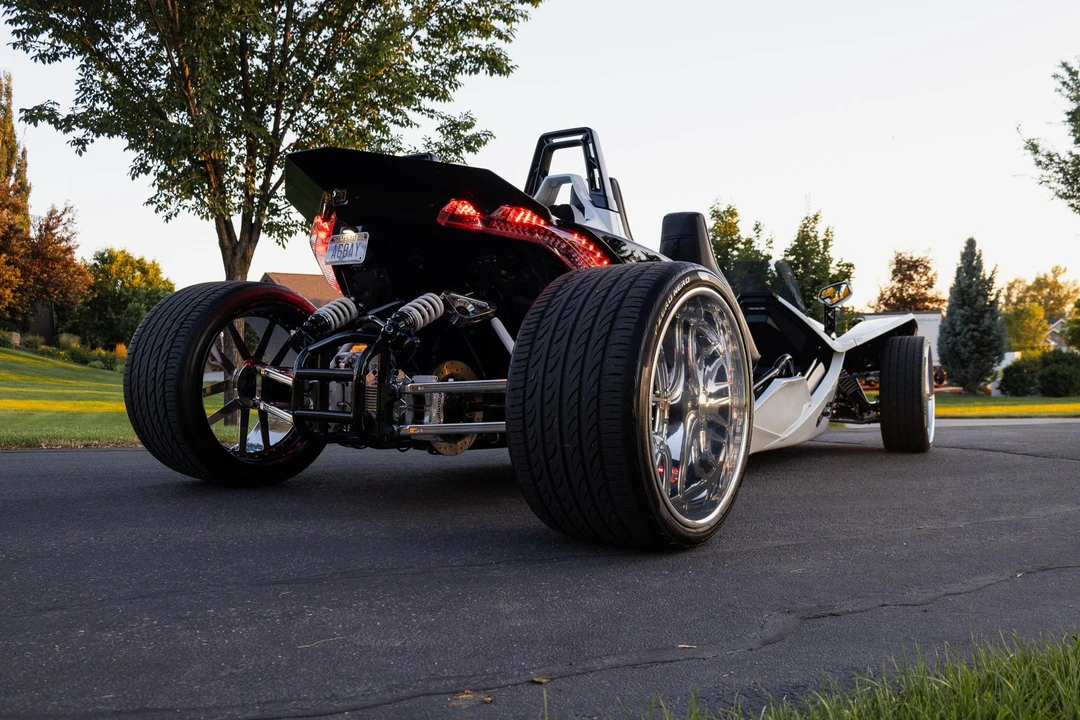 2017 Polaris Slingshot - Image 16 of 31