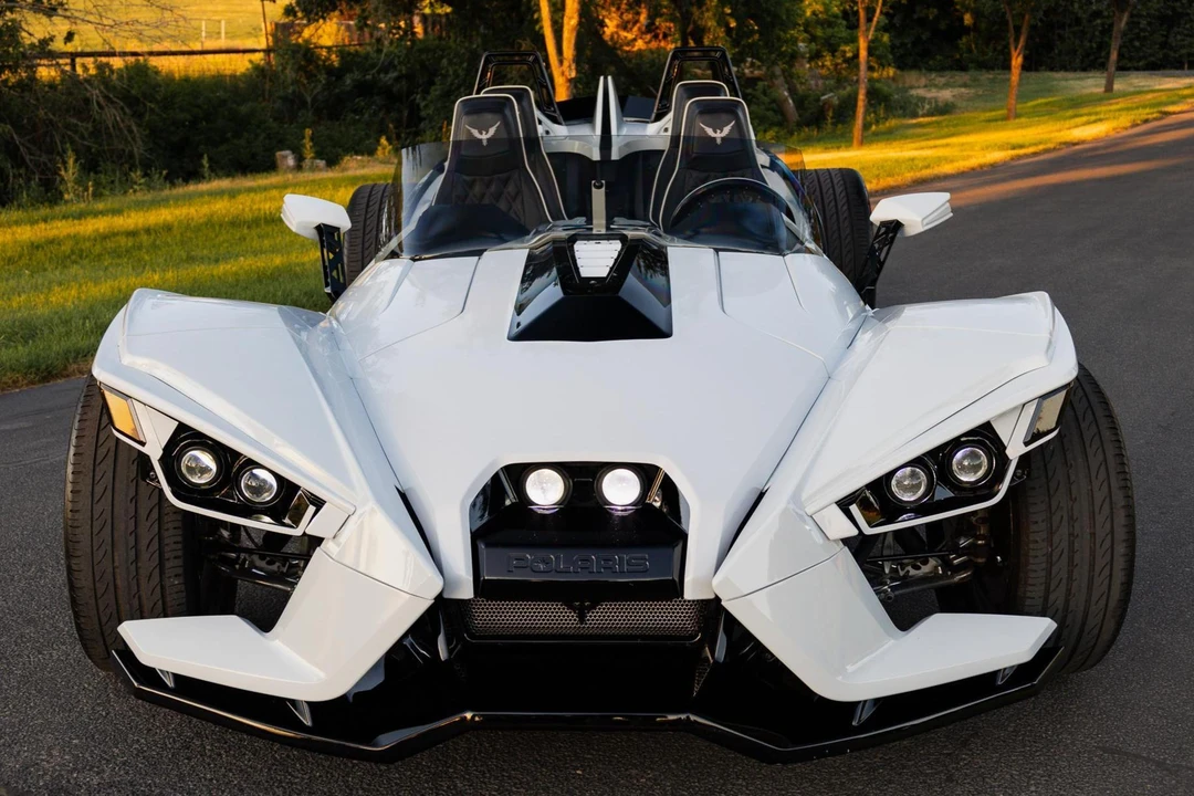 2017 Polaris Slingshot - Image 2 of 31