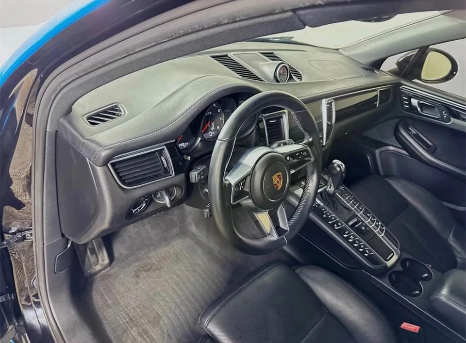 2017 Porsche Macan GTS - Image 3 of 7