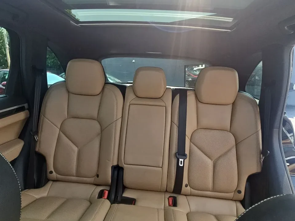 2017 Porsche 958 Cayenne S - Image 14 of 17