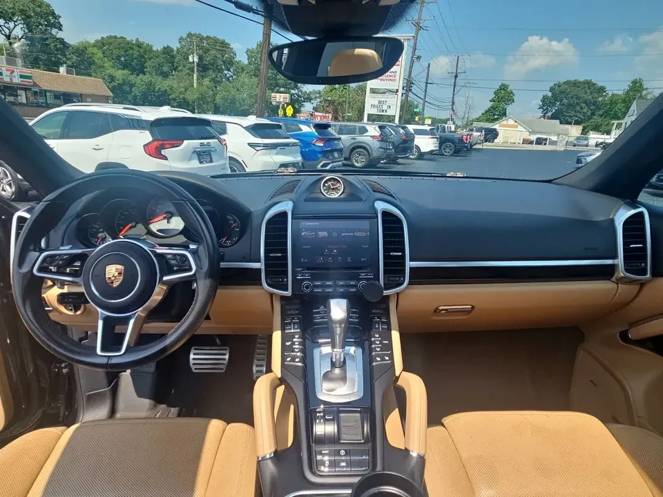 2017 Porsche 958 Cayenne S - Image 8 of 17